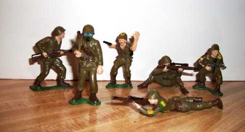 Vintage WW2 US Army Toy Infantry Men w Jeep/Howitzer/Armored Car-1950's-11 Pc - Picture 5 of 24