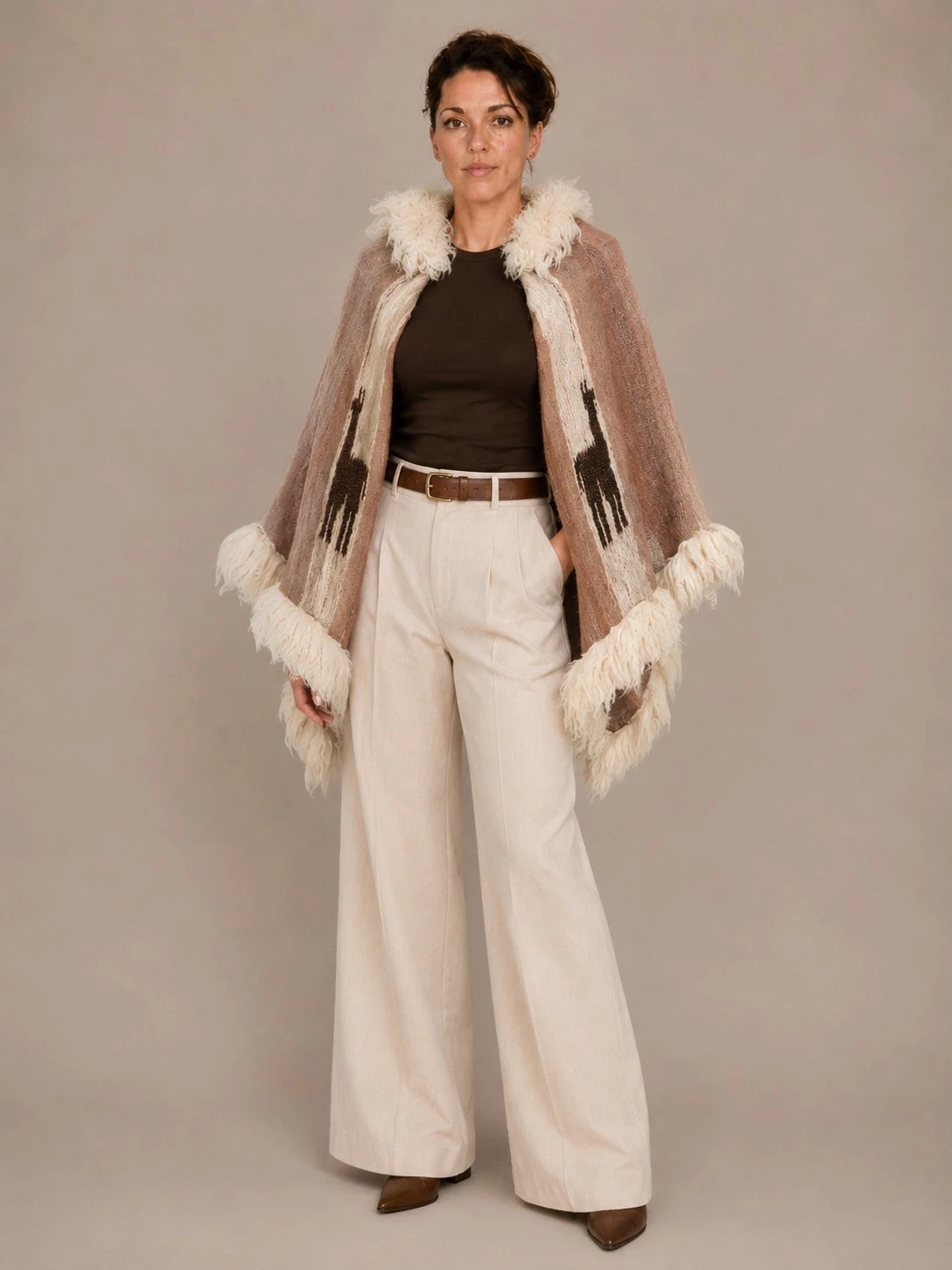 Vintage 1970s Peru OSFM Alpaca Wool Cape Poncho Fur Trim Boho Hippie Western
Opens in a new window o