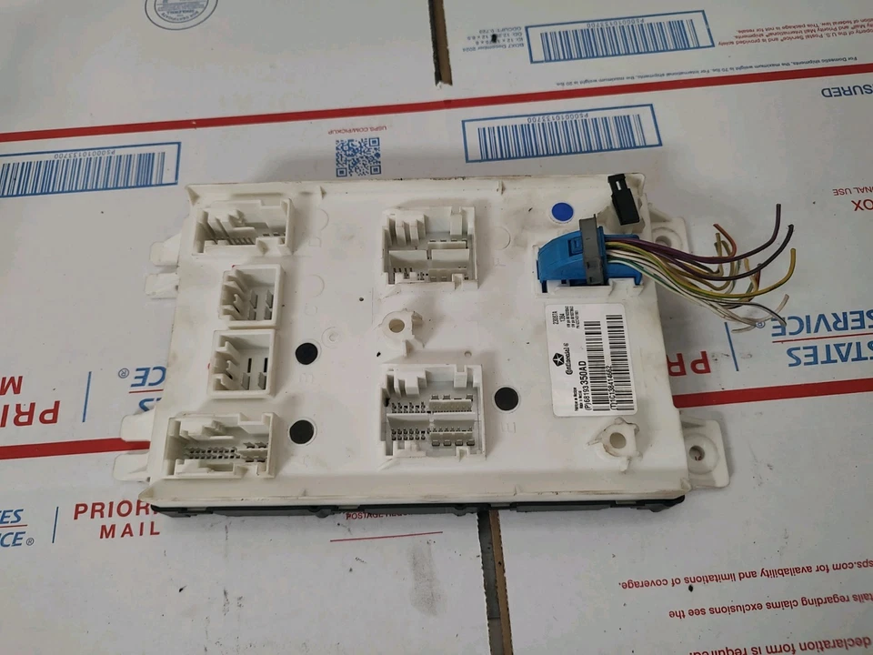 Dodge Durango Jeep Grand Cherokee BCM 2014 módulo de controlador de carrocería 68193350AD 4nl Foto 3 de 3