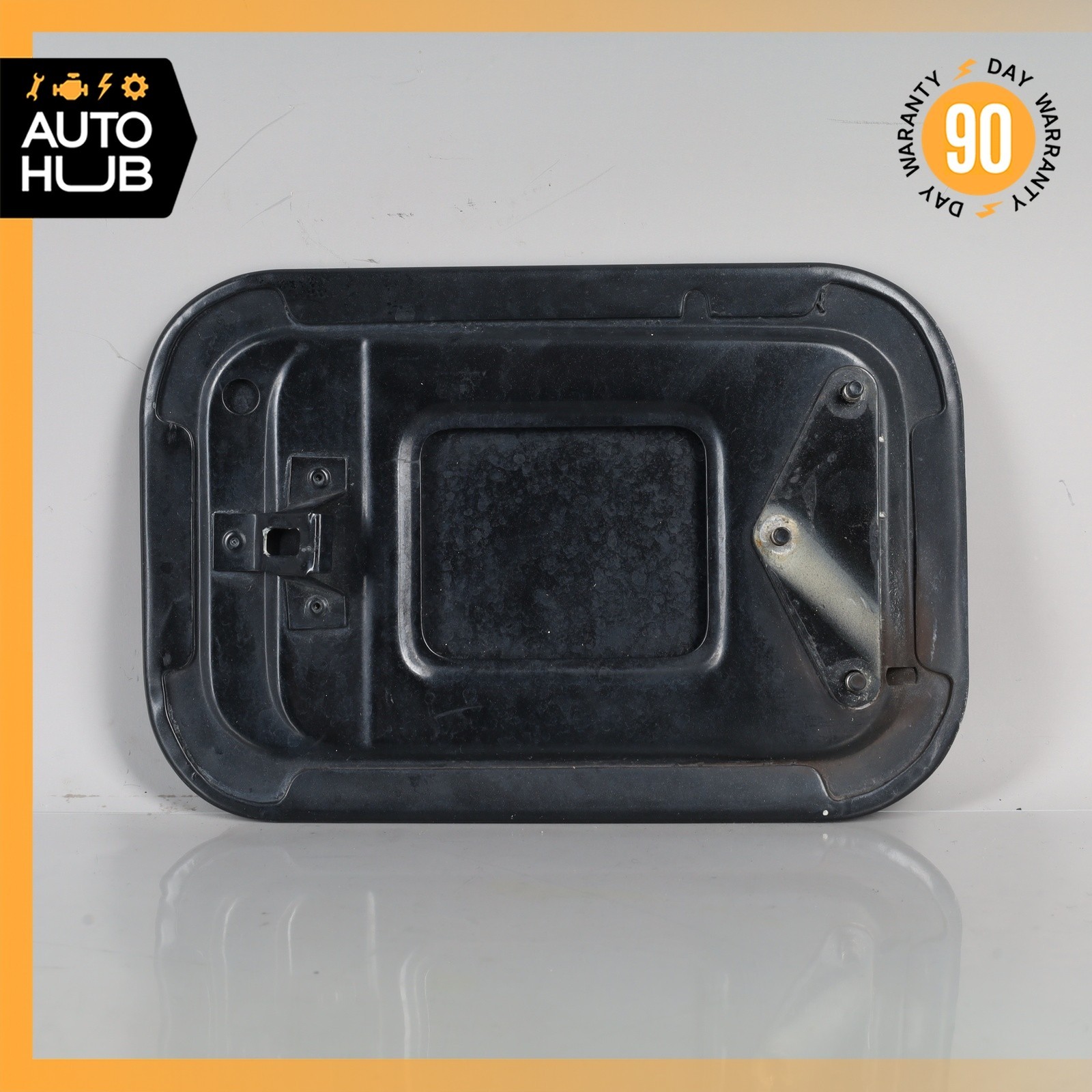 Bentley Eight Rear Right Fuel tank filler