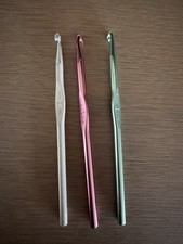 Vintage Pink And Green Aluminum Crochet Hooks Size J, J, I
