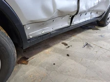 Passenger Side TRAX      2015 Rocker Panel Moulding 552430