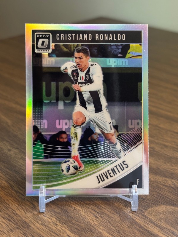Cristiano Ronaldo 2018 2018-19 Panini Donruss #9 Optic Holo Silver Prizm