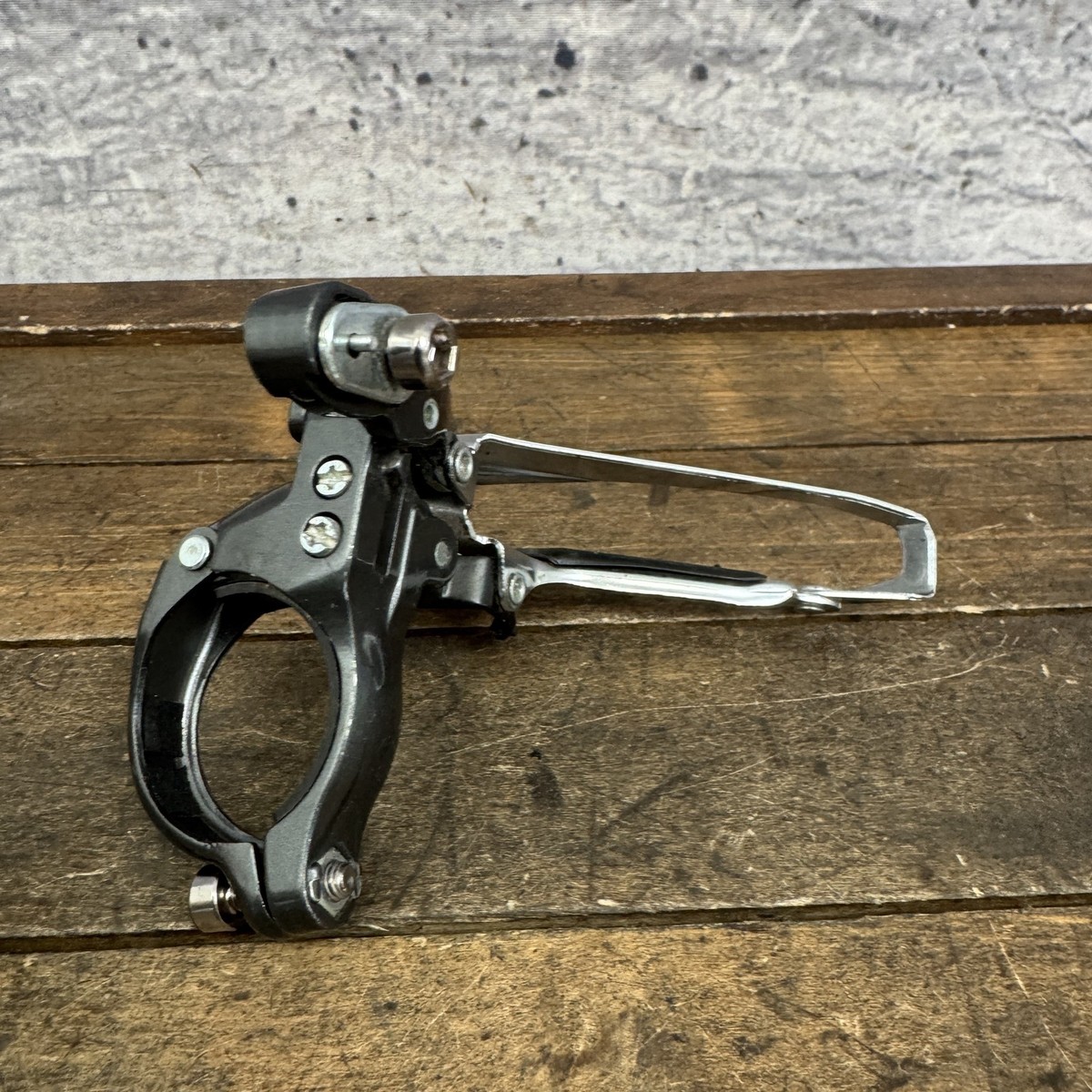 Shimano Claris FD-R2000 Front Derailleur 31.8 Clamp Double 8s Road