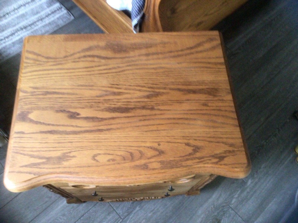 OAKWOOD INTERIORS 3 DRAWER NIGHT STAND VERY NICE OAK eBay