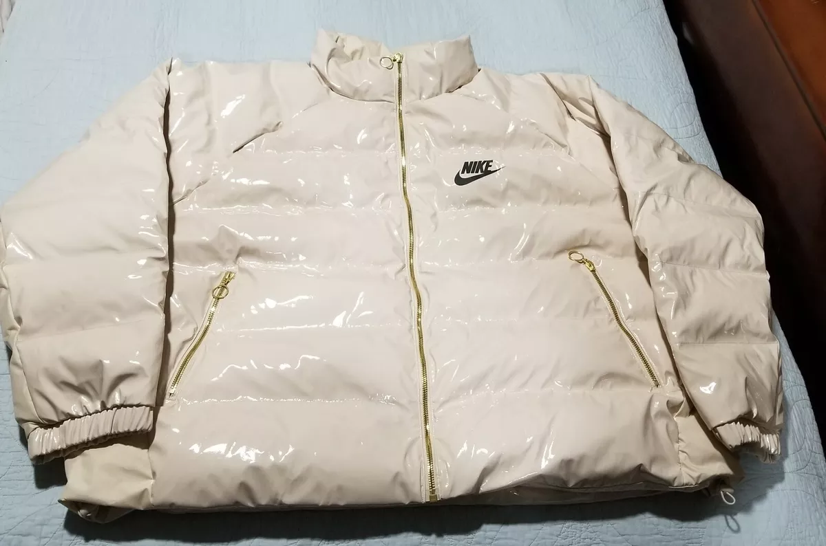 White nike shop puffer jacket