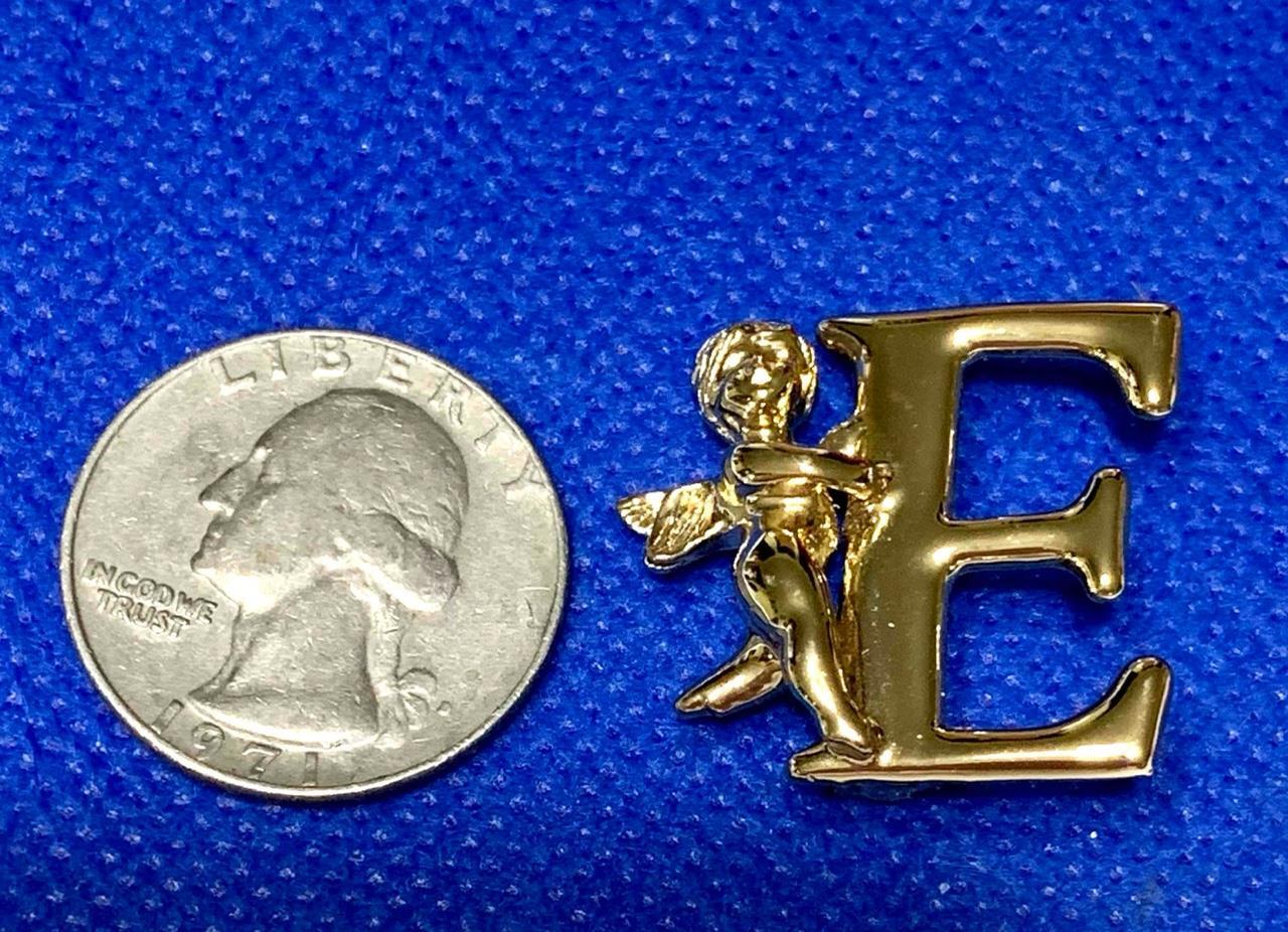 Signed Single Letter 'E' Initial Gold Tone Pin Br… - image 8