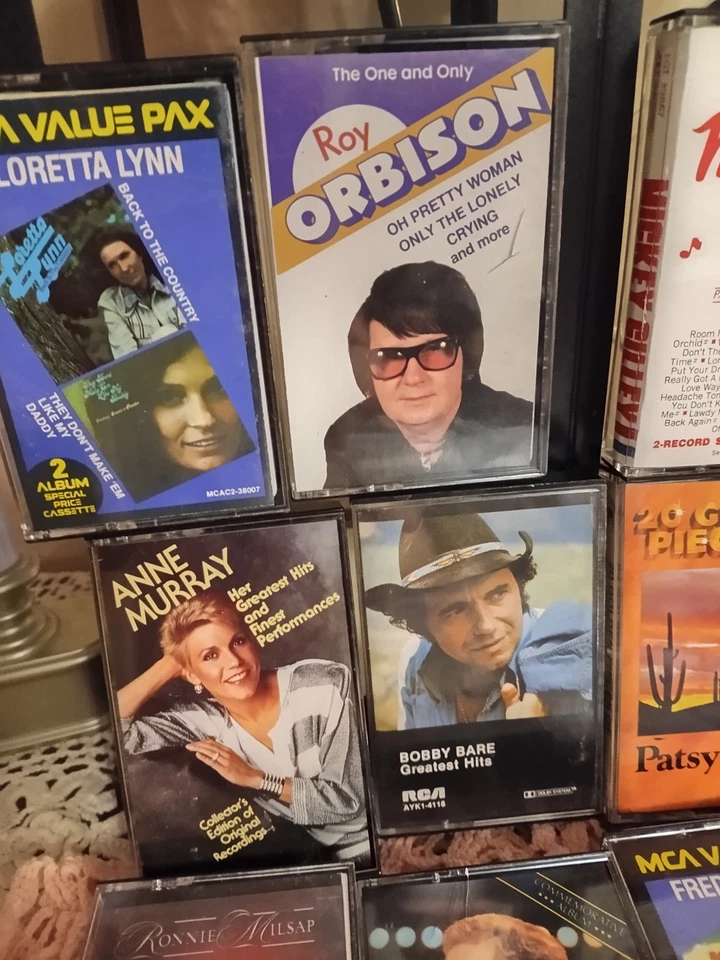 Country Music Cassettes Lot #2: Loretta Lynn, Freddy Fender, Ronnie Milsap, Patt - Image 2 of 4