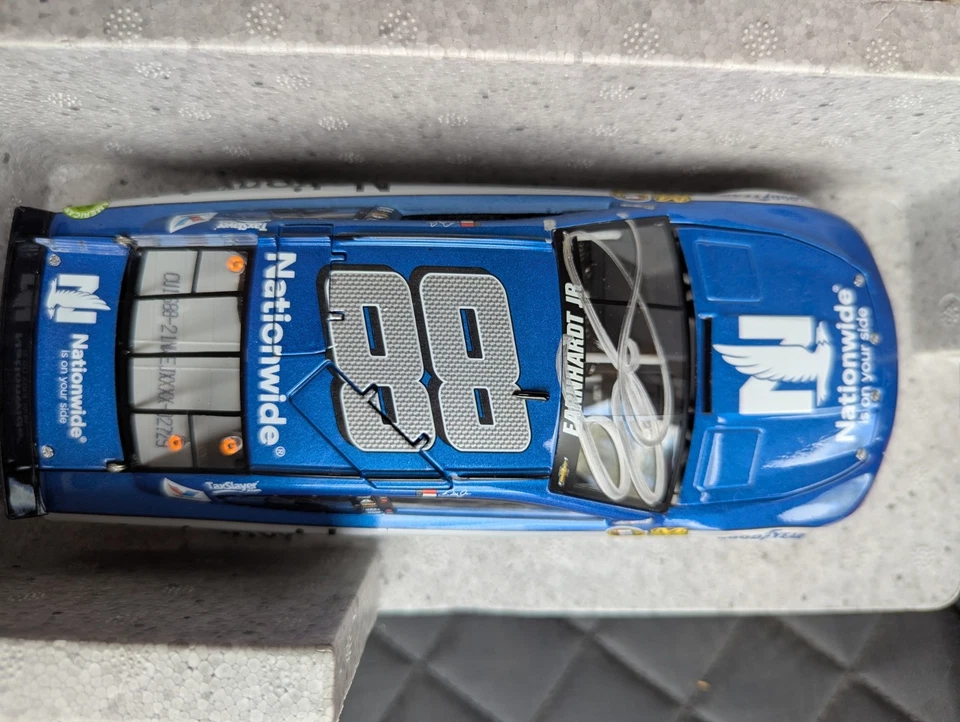 Dale Jr 2016 autografiado #88 estándar a nivel nacional 1/24 fundido a presión Foto 3 de 4