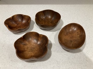Wooden Snack Dishes 3 Round Scalloped Shaped And 1 Oval Shaped