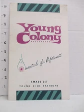 SMART SET SHOES 1960s store display sign women's clothing Young Colony girls