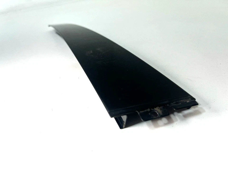 Volkswagen Passat 2001-2005 sedán puerta exterior trasera derecha pilar moldura OEM Foto 3 de 4