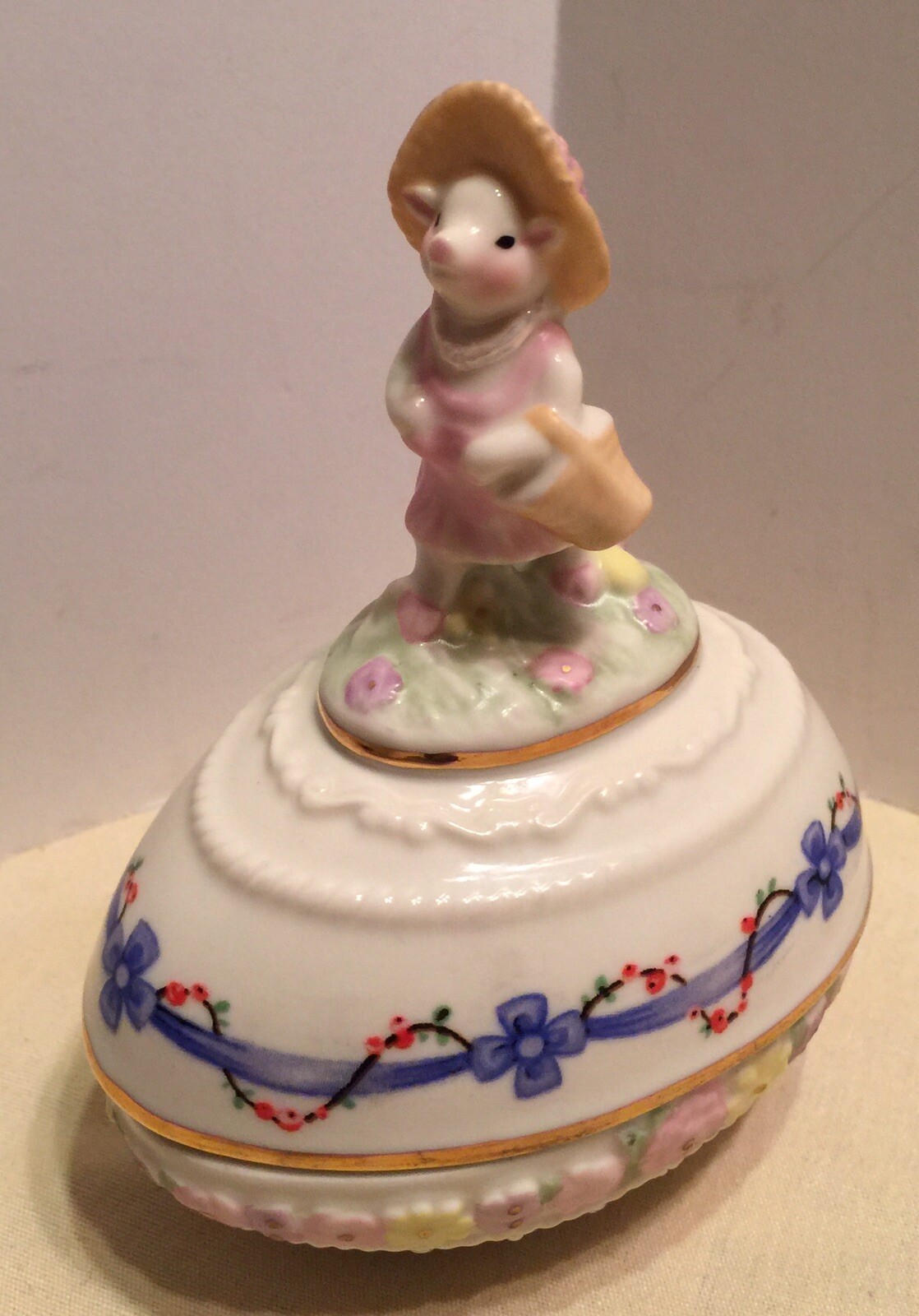 Lenox Porcelain Easter Egg Box 2012 Little Piggy 
