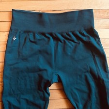 NUX Women Perforated MEDIUM Activewear Athletic Leggings NWOT USA Made