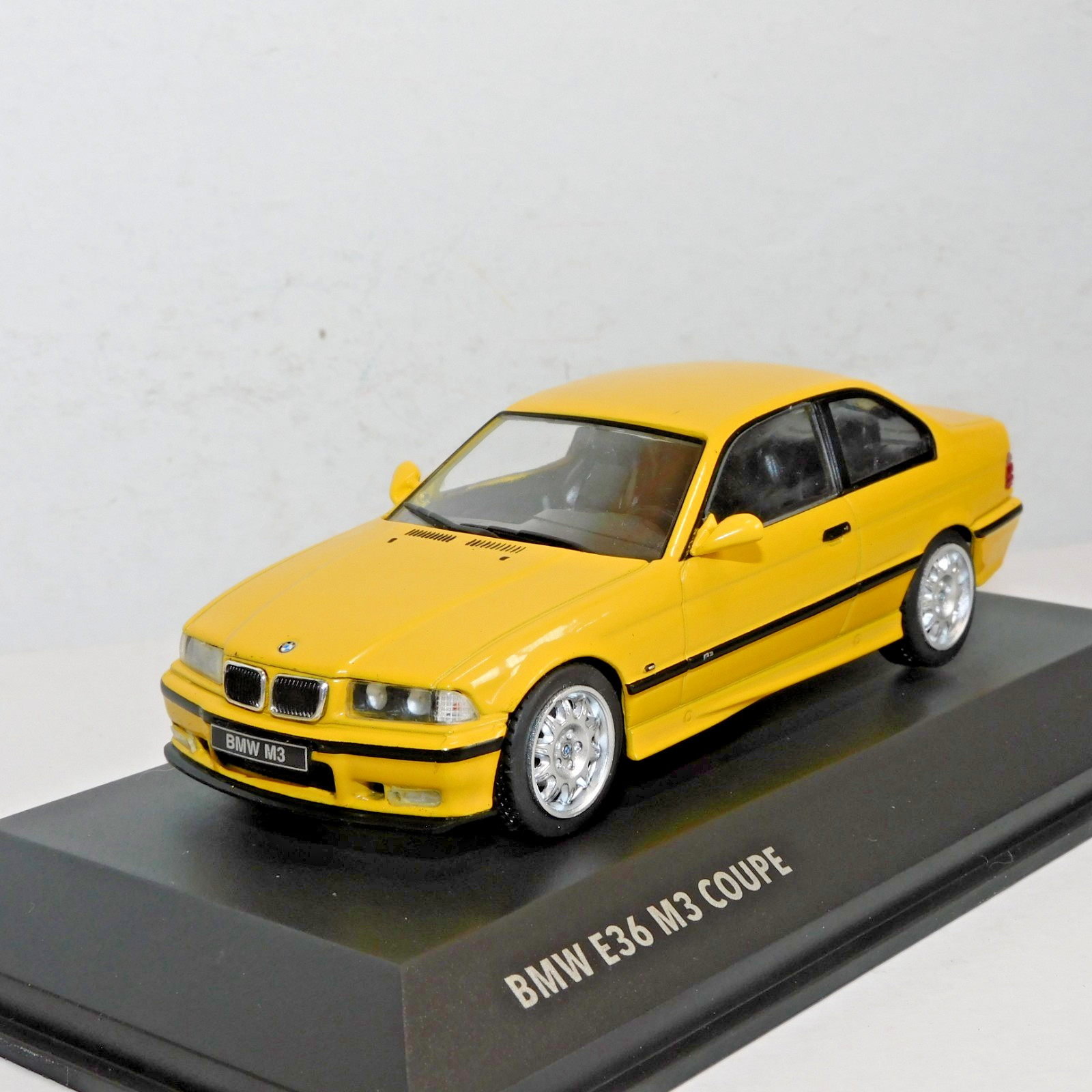 SOLIDO BMW M3 COUPE E36 DAKAR YELLOW 1/43 S4315203