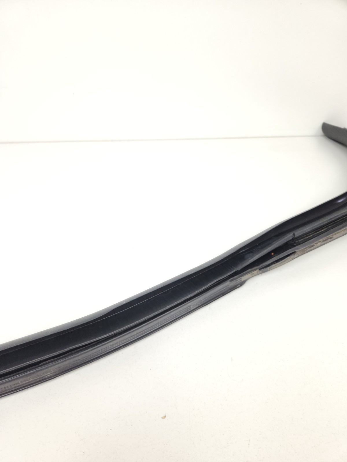 2015-2017 MCLAREN 675LT RIGHT PASSENGER SIDE DOOR WEATHERSTRIP SEAL GASKET OEM 