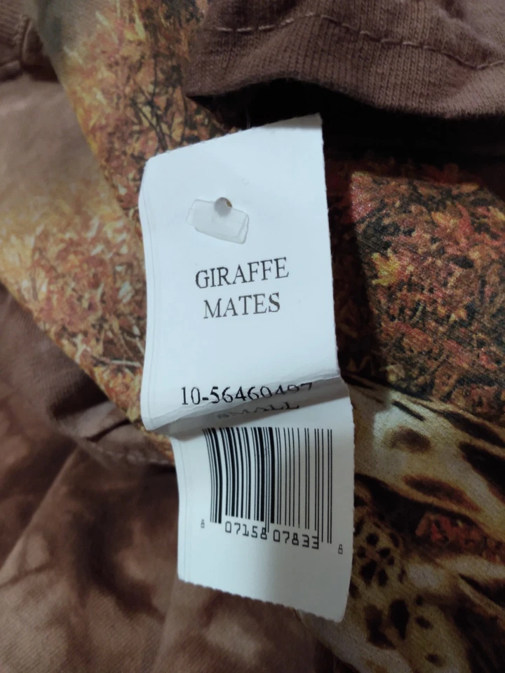 NWT The Mountain Giraffe Print T Shirt Adult Small Tie Dye Giraffes Animal Print - Imagen 4 de 4