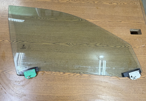 2003-2013 Maserati Quattroporte Right Front Passenger Side Door Window Glass OEM - Picture 1 of 4