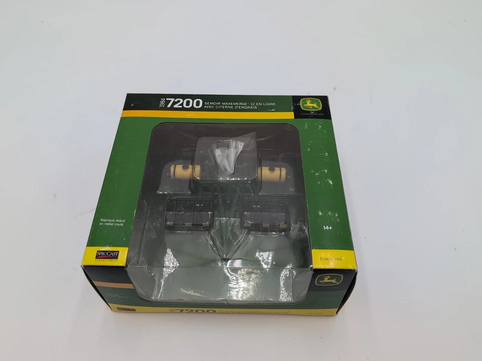 1/64 SpecCast John Deere 12 Row 7200 MaxEmerge 2 Corn Planter  - Image 3 of 4