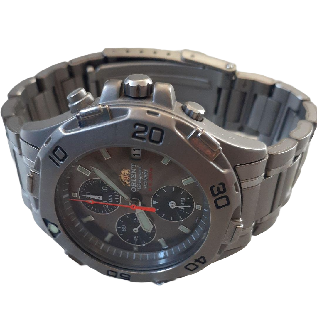 Orient Chronograph Men's Watch All Titanium， Lightweight， Good Condition JP