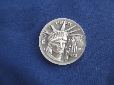 1972 Longines Symphonette Statue of Liberty Silver Art Medal E5628