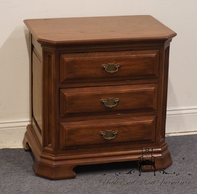 5154）米国DAVIS CABINET社　 三段チェスト　キャビネット　引出し DAVIS CABINET Co. Solid Walnut Traditional Contemporary 25