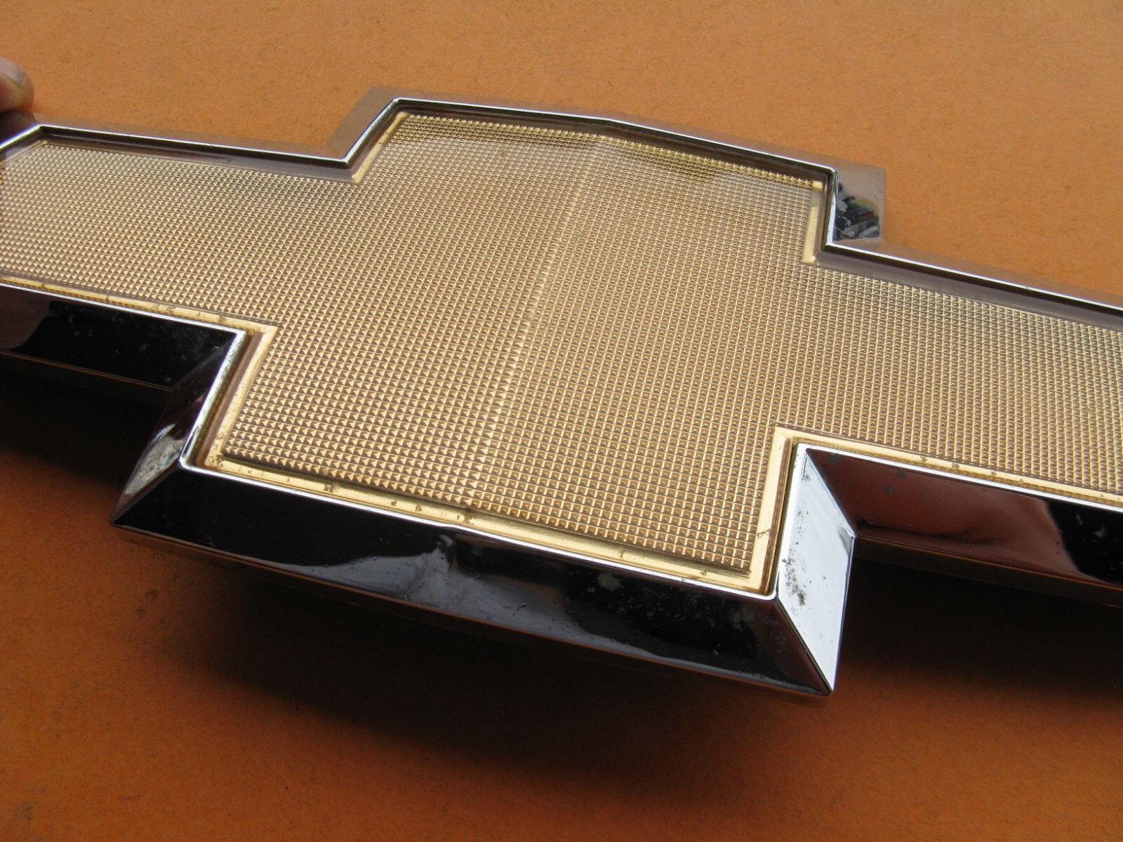 11 12 13 14 CHEVROLET CRUZE FRONT GRILLE BOW TIE EMBLEM LOGO BADGE SIGN A38447