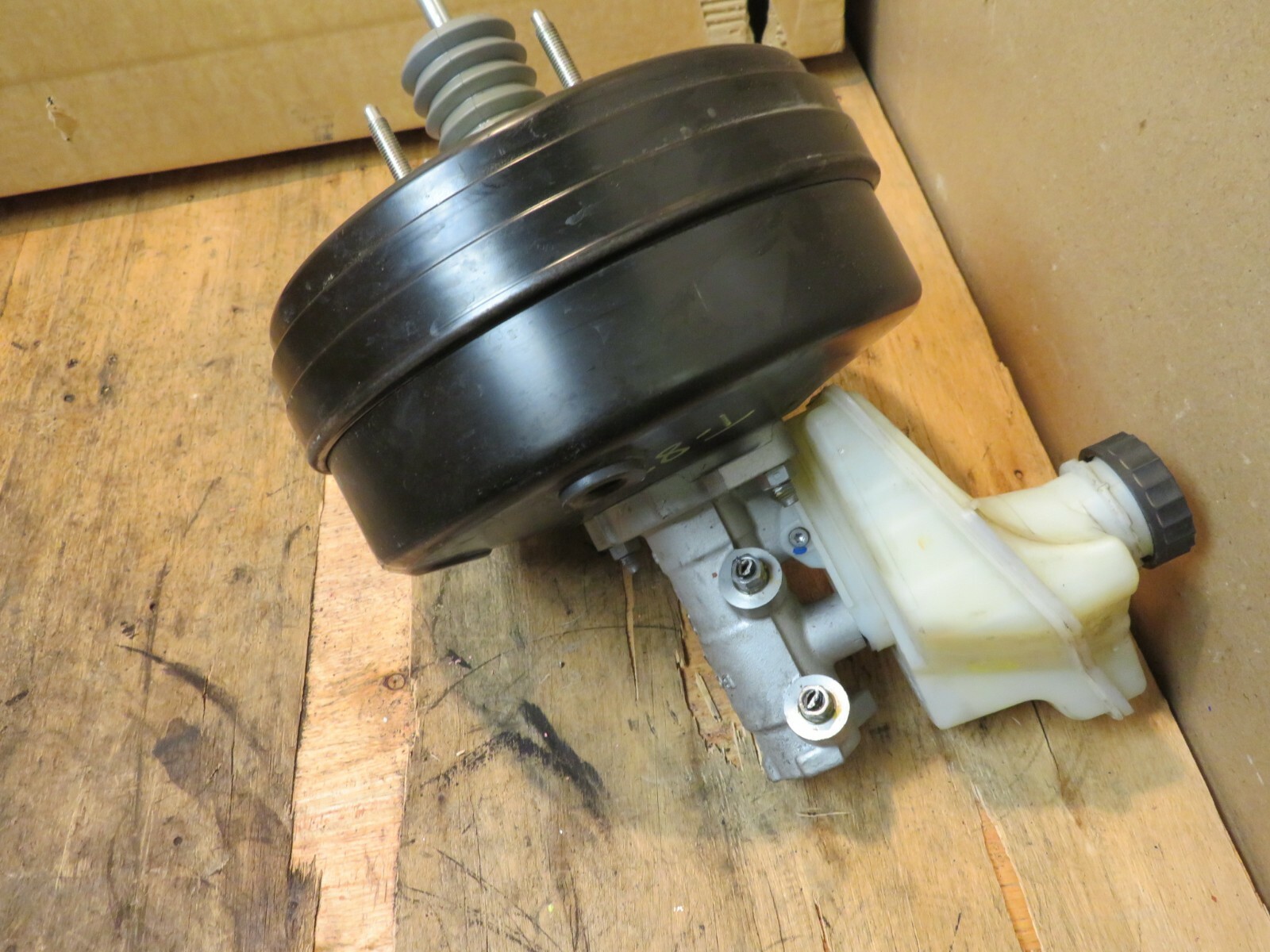 2014-2017 MASERATI GHIBLI SEDAN POWER BRAKE VACUUM BOOSTER MASTER CYLINDER OEM