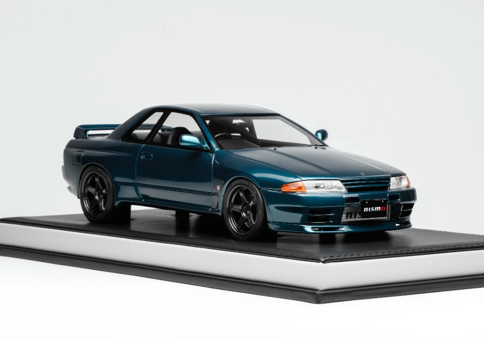 1/18 MOTORHELIX NISSAN Skyline GTR R34 Z CRS vert foncé avec moteur
