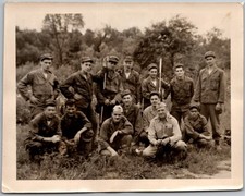 Vtg Snapshot WWII US Army Soldiers Military Men Uniforms Group Photo 1940s