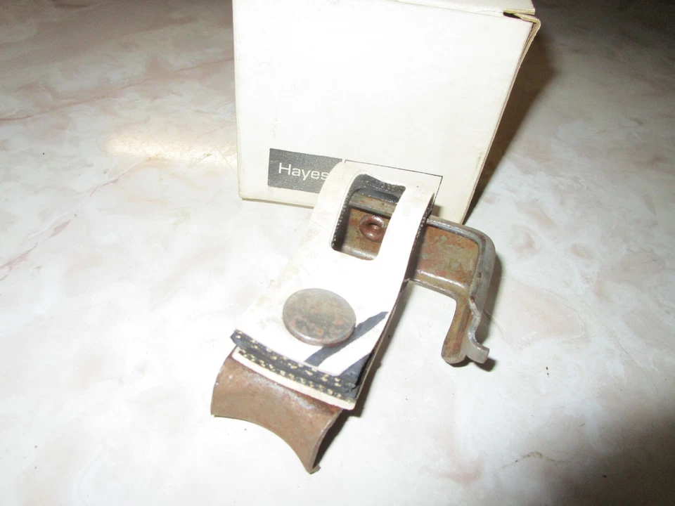 NORS Tail Pipe Hanger 1960 1961 1962 1963 Buick 8 Cylinder, All-Rear, GM 1191696 - Image 3 of 3