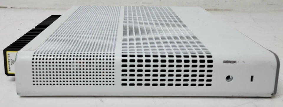 Cisco Catalyst 3560-CX 8 puertos 8 GB/PoE+ 2 puertos SFP+ WS-C3560CX-8XPD-S PUERTOS DEFECTUOSOS Foto 2 de 4