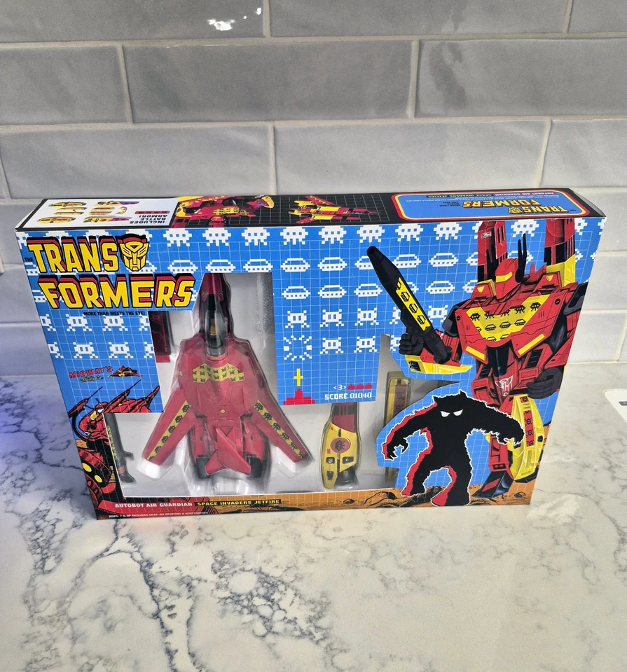 TRANSFORMERS G1 JETFIRE "SAPCE INVADERS" Custom Toy figure in Custom box - Image 2 of 4