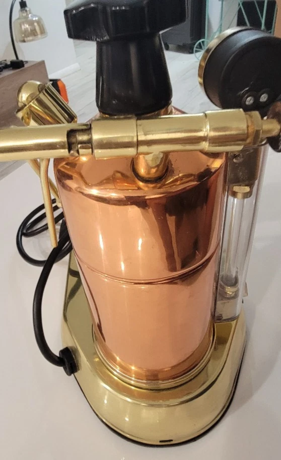 Máquina de café espresso profesional vintage La Pavoni (cobre/latón) Foto 2 de 4