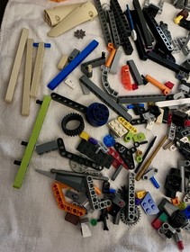 LEGO LOT w/ Star Wars Rathtar Escape & Technic  RANDOM  1.3 LBS Parts & Pieces