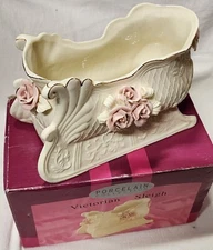 Vintage Lincolnshire Gilt Porcelain Rose Victorian Christmas Sleigh Centerpiece