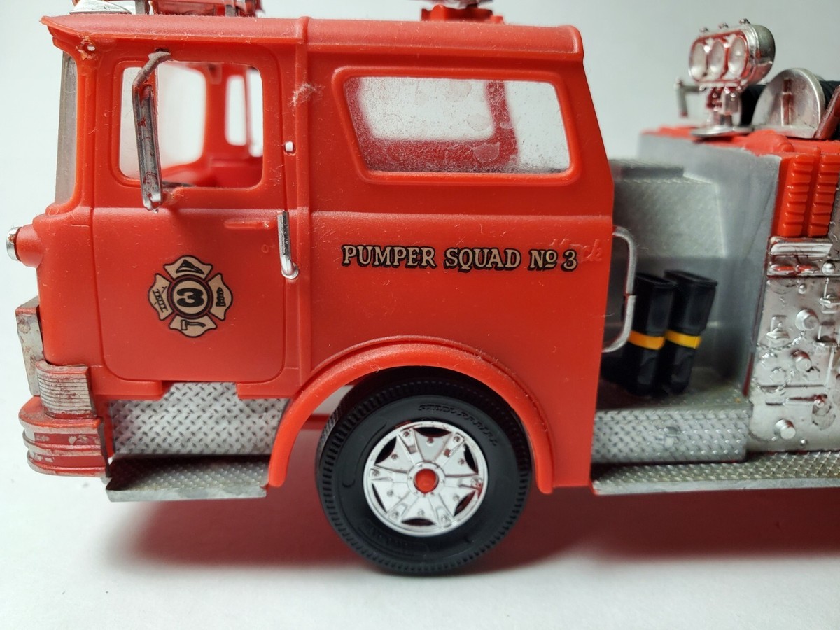Revell Snap Tite Mack Pumper Fire Truck Morton Grove #3 1:32