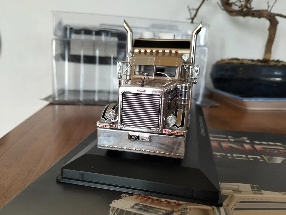 camion 1:43 Peterbilt 379 custom - Immagine 3 di 4