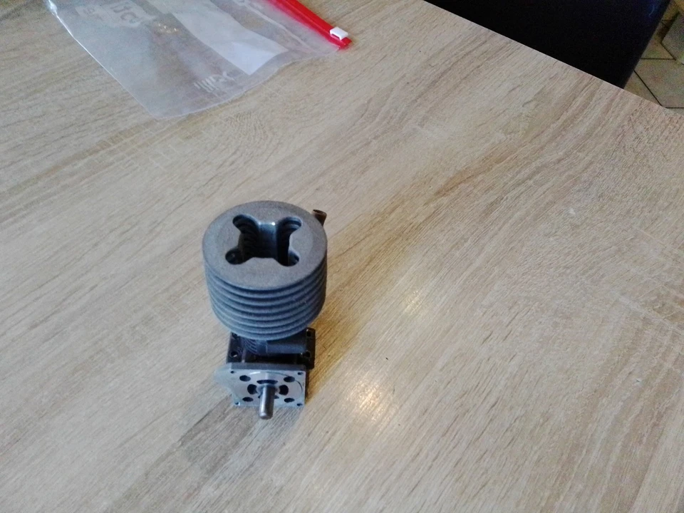 Force 15 Nitro Verbrenner Motor 2,5 ccm  für 1 zu 10 er Modelle ungereinigt ... - Bild 3 von 4