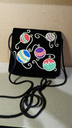 Amanda Smith borsa piccola nera in velluto per le vacanze - Foto 2 di 11
