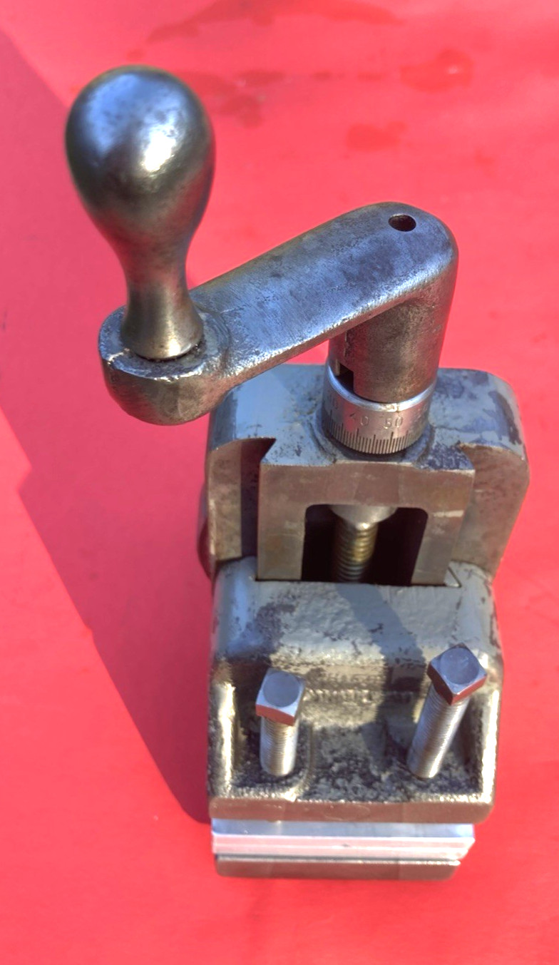 SOUTH BEND 9" 10K LATHE MILLING ATTACHMENT WITH NEW JAWS