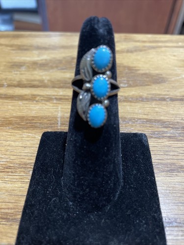 Vintage Sterling ring 3 Turquoise Stones With 2 Sterling Feathers - Picture 6 of 7