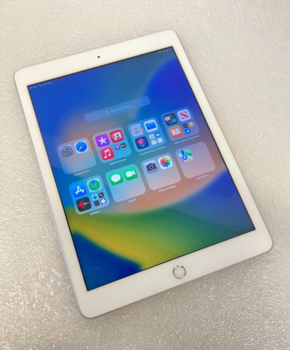 Apple iPad 5 128GB Silver A1822 9.7" Wi-Fi Very Fast Bootup Hurry! Order Today - Picture 10 of 15