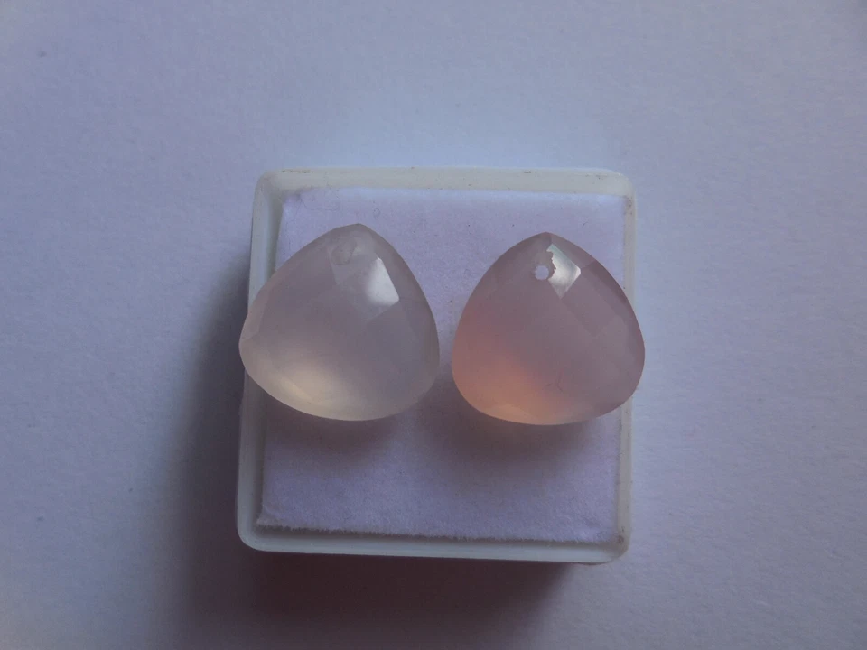 2 Pcs Front To Back Drilled Heart Shape Pink Chalcedony Faceted Beads 14x14MM - Image 4 of 4