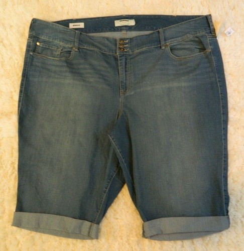 Torrid Denim Jegging Shorts Size 36W 