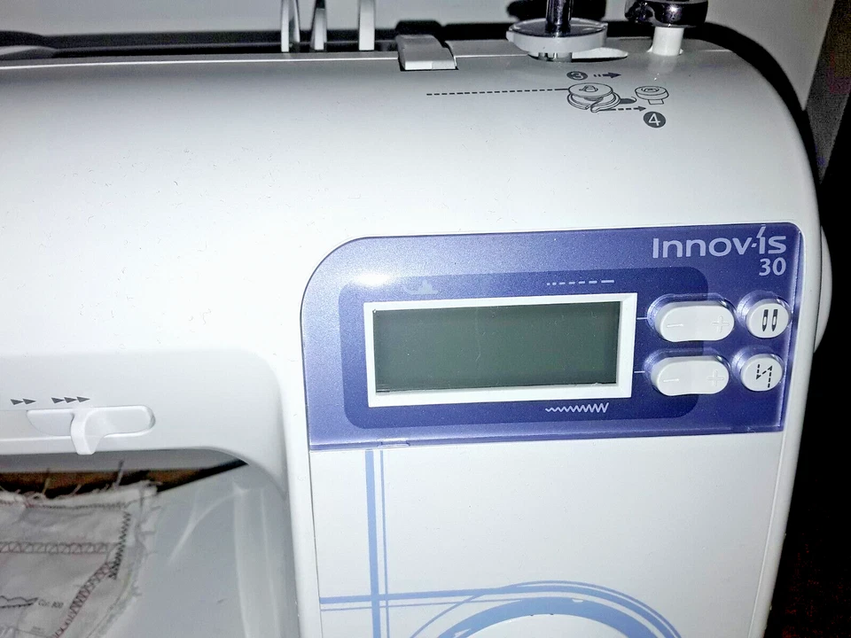 Nähmaschine brother innovis 30 wie neu OHNE Fußpedal/Stromkabel desh wie defekt - Bild 2 von 3