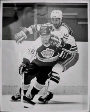1986 NHL HOCKEY TYPE 1 PHOTO MARCEL DIONNE  DAVE MALONEY