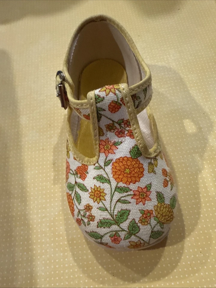 Sapatos fofos tamanho 3 floridos bebê alça em T - Imagem 2 de 4