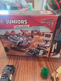 LEGO Juniors Easy Build Disney Pixar Cars  10742 Lightning mcqueen