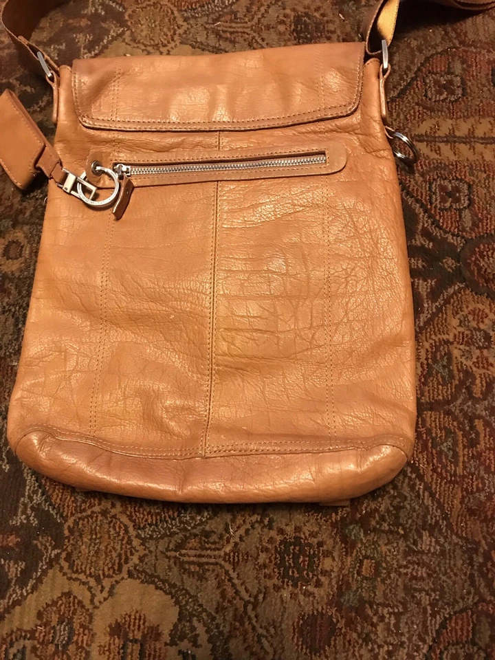 Bolso de hombro de cuero piquadro Foto 3 de 4